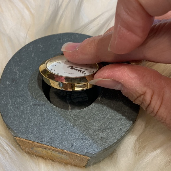 SALE!!! Clock in natural slate rock.     2 - Picture 6 of 9